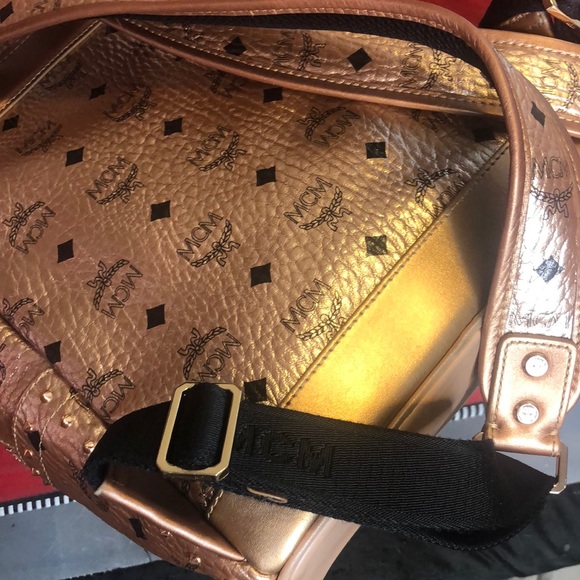 McM rose gold backpack main image 4
